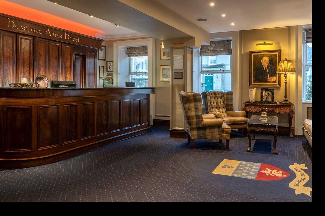 Headfort Arms Hotel Келс Екстериор снимка