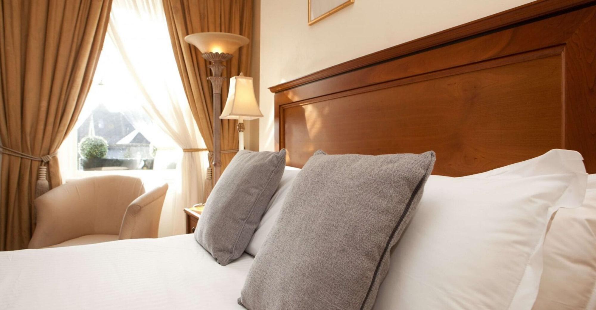 Headfort Arms Hotel Келс Екстериор снимка
