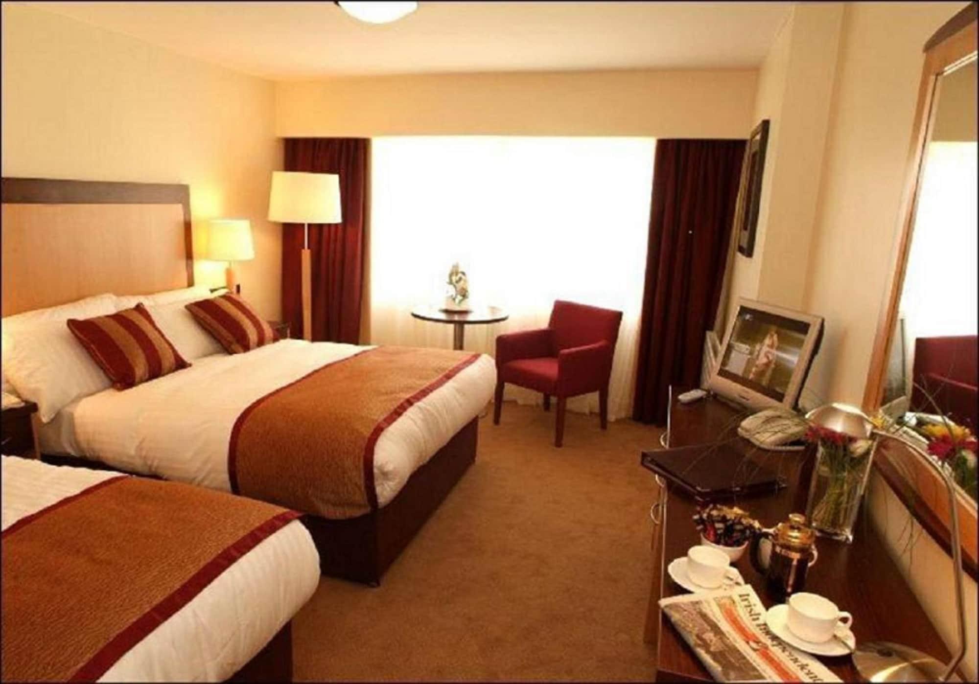 Headfort Arms Hotel Келс Екстериор снимка